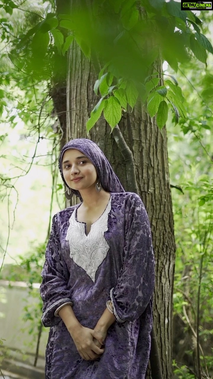 Kanika Mann Instagram - दुआ !!! . . . Thank you @traveligo_ for hosting us again and taking us to all the beautiful locations. Wearing: @mahakbukharicouture Shawls by : @pashamcashmeer @thekashmir_shawl Shot by : @basitalie