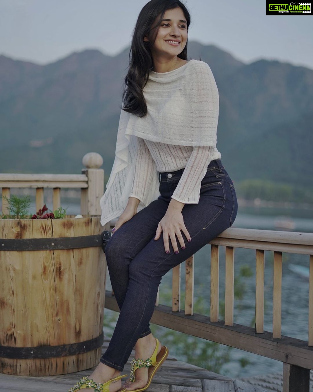 Kanika Mann Instagram - Summer vacations over ? Abhi bhi khoob sara holidays homework milta hai kya ?
