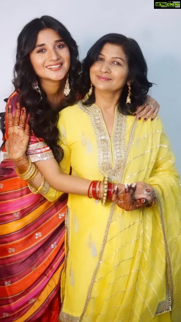 Kanika Mann Instagram - Bhagwan aisi mummy bhi sari duniya ko de ♥️ Happy Mother’s Day to all the mommies and would be mommies out there 👩‍👦👩‍👧 #mothersday