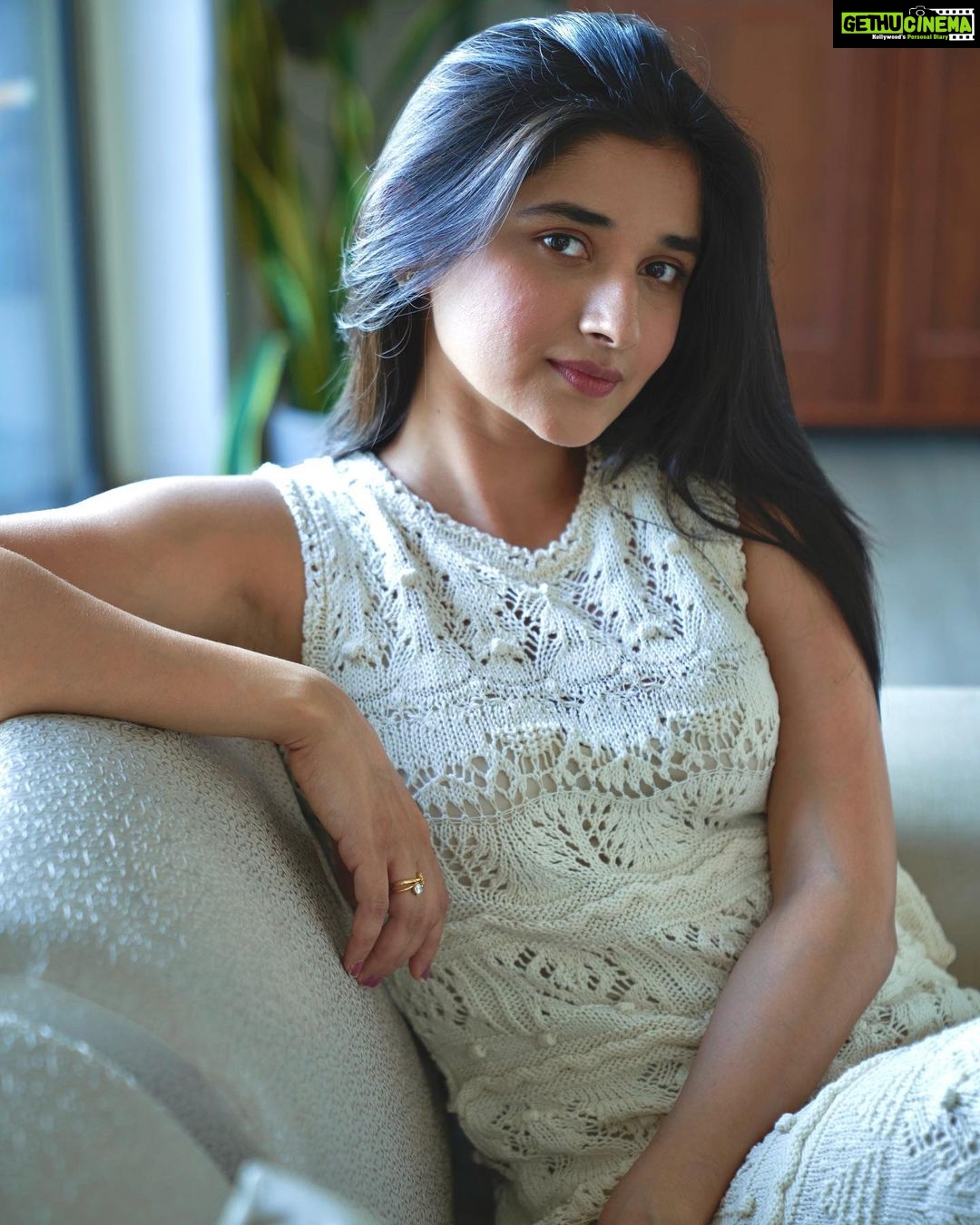 Kanika Mann Instagram - 🤍 Srinagar, Jammu and Kashmir