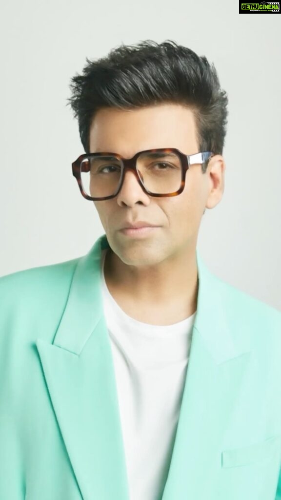 Karan Johar Instagram - Time to grab my fave oversized 🕶️ from @lenskart because #LenskartEyeconicSale is now LIVE! 🙌 Eyeconic pair for all the icons. Hurry and check out NOW. Live online & in-store. . #LKEOSS23 #EOSS #Lenskart #ad #paidpartnership