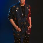 Karan Johar Instagram – Diffuse by @manishmalhotra05 is proof of his immense ability to be relevant to the times…. Evolution and Diffusion go hand in a hand and with aplomb , glamour and style!!!! More power to his passion …… styled by @ekalakhani in @manishmalhotraworld 📷 @maajidkhan88