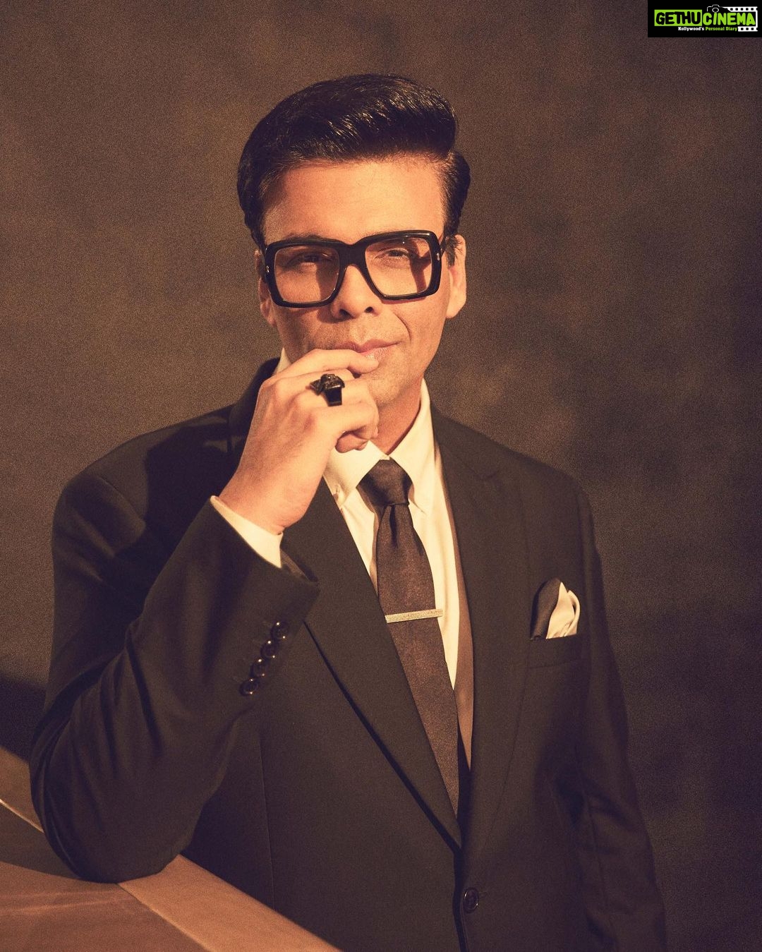 Karan Johar Instagram - I do what suits me…. You? Styled by @ekalakhani in a suit tailored by @masculineofficial 📷 @sheldon.santos