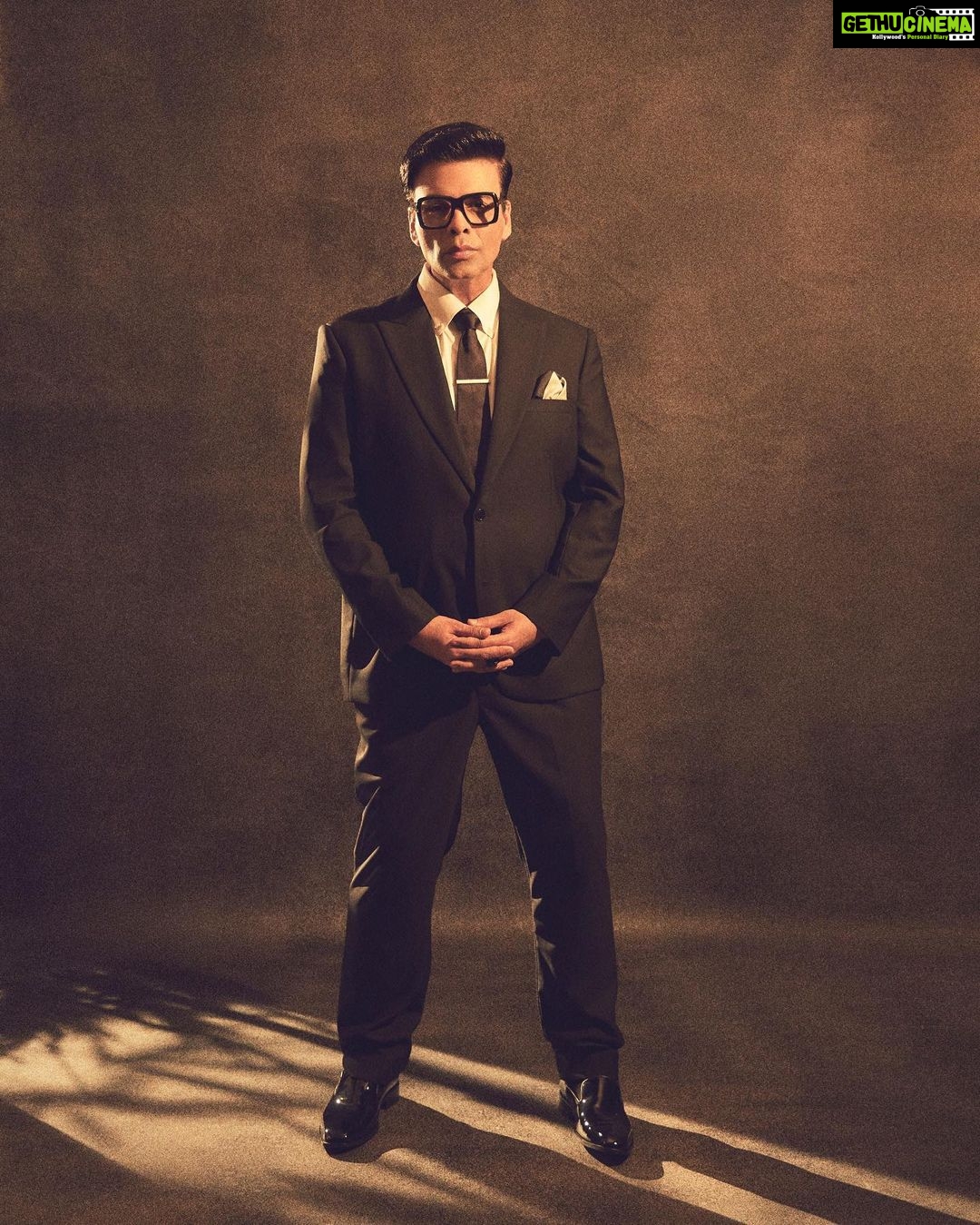 Karan Johar Instagram - I do what suits me…. You? Styled by @ekalakhani in a suit tailored by @masculineofficial 📷 @sheldon.santos