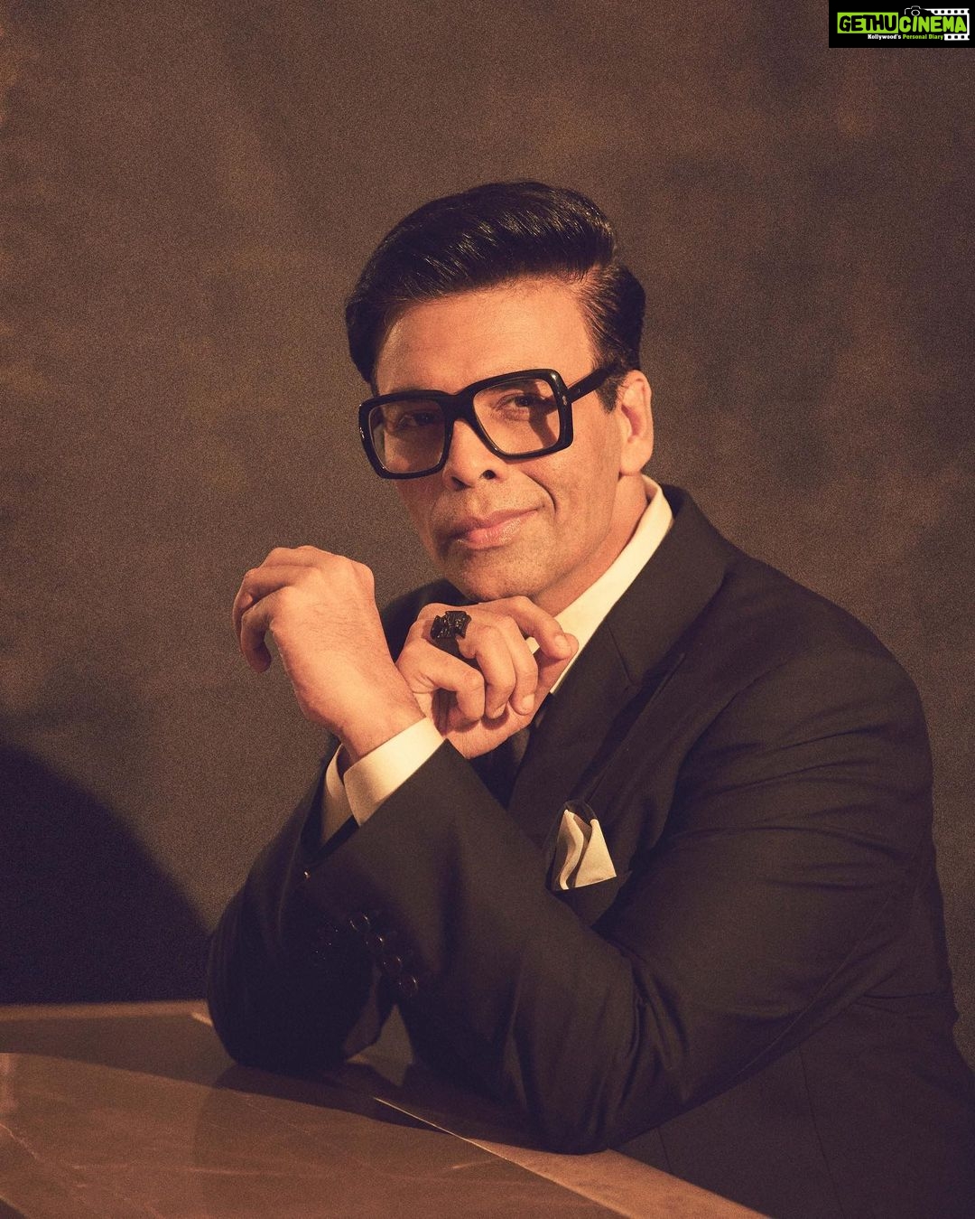 Karan Johar Instagram - I do what suits me…. You? Styled by @ekalakhani in a suit tailored by @masculineofficial 📷 @sheldon.santos
