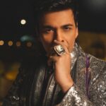 Karan Johar Instagram - It was such a warm and intimate shaadi…. And it was the most fun to dress for mere do yaars ki shaadi! Blessings to Sid and Kiara and so much love to the maverick magician and marvellous @manishmalhotra05 @manishmalhotraworld for not only outdoing himself for the bride and groom but also giving me the most gorgeous ensembles to celebrate the loving couple!!!! Manish you’re the best! Love you!!! Styled by @ekalakhani managed by @len5bm 📷 @sheldon.santos