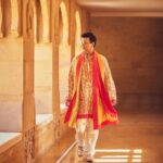 Karan Johar Instagram - It was such a warm and intimate shaadi…. And it was the most fun to dress for mere do yaars ki shaadi! Blessings to Sid and Kiara and so much love to the maverick magician and marvellous @manishmalhotra05 @manishmalhotraworld for not only outdoing himself for the bride and groom but also giving me the most gorgeous ensembles to celebrate the loving couple!!!! Manish you’re the best! Love you!!! Styled by @ekalakhani managed by @len5bm 📷 @sheldon.santos