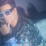 Karan Johar Instagram - Shining on my way out of 2022…