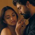 Karan Johar Instagram - If sukoon was in music - this would be it! #BanaSharabi song out now!✨ #GovindaNaamMera streaming from 16th December only on Disney+ Hotstar! #GovindaNaamMeraOnHotstar @disneyplushotstar @apoorva1972 @ajit_andhare @vickykaushal09 @bhumipednekar @kiaraaliaadvani @shashankkhaitan @tanishk_bagchi @jubin_nautiyal @azeemdayani @thetusharkalia @viacom18studios @dharmamovies @mentor_disciple_films @sonymusicindia