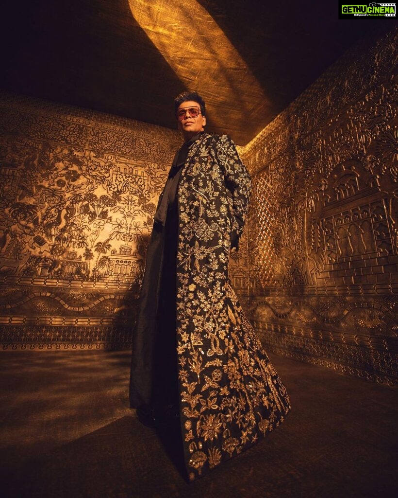 Karan Johar Instagram - The india Inspired celebration and the most stunning art exhibit this country has ever witnessed or curated…. @nmacc.india Wearing @rahulmishra_7 styled by @ekalakhani production design @amritamahalnakai hair @aalimhakim make up @paresh_kalgutkar 📷 @sheldon.santos