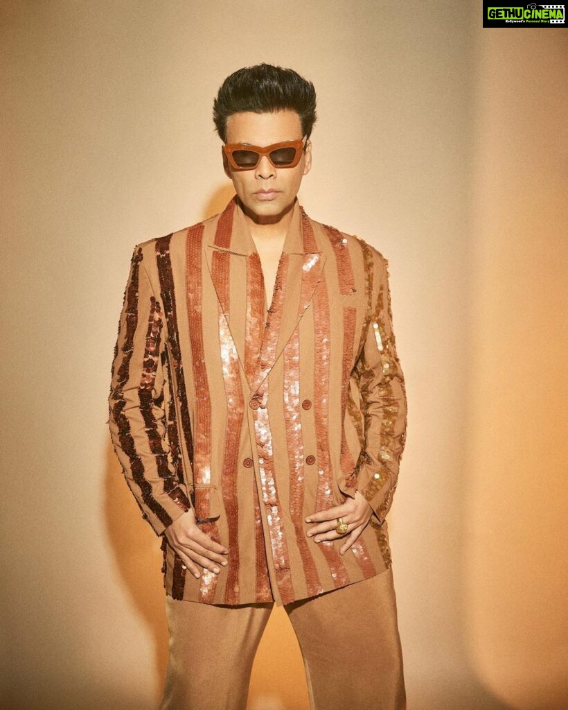 Karan Johar Instagram - Thank you @graziaindia for giving me the OG MAXIMILIST award! Go max or go home ! Only way to be!! In @goyalkanika styled by @ekalakhani make up @paresh_kalgutkar hair by @darshanyewalekar 📷 @sheldon.santos managed by @len5bm