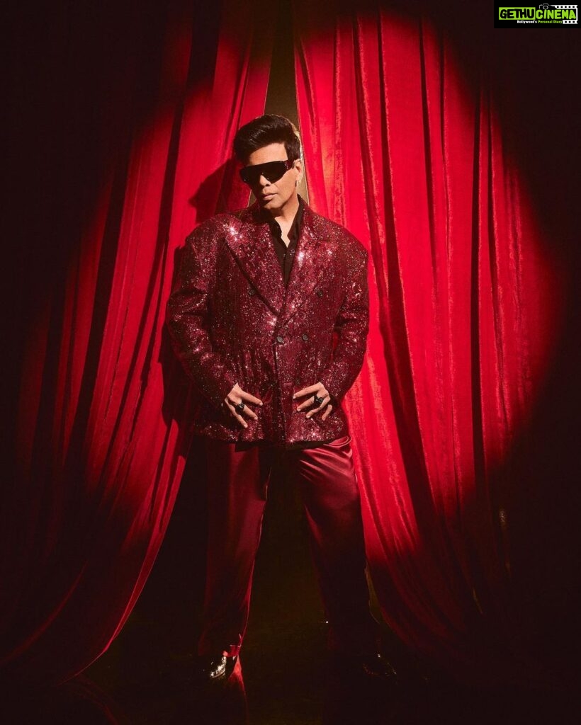 Karan Johar Instagram - It’s showtime!!!! In @dolcegabbana styled by @ekalakhani 📷 @sheldon.santos