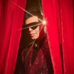Karan Johar Instagram - It’s showtime!!!! In @dolcegabbana styled by @ekalakhani 📷 @sheldon.santos