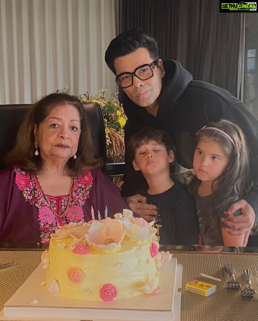 Karan Johar Instagram - Roohi , Yash and I are blessed to have you as our Rock , our pillar, our conscience and our heartbeat…. Love you mama to the moon and back❤️❤️❤️❤️ #happymothersday