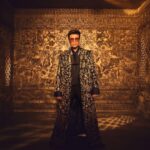 Karan Johar Instagram – The india Inspired celebration and the most stunning art exhibit this country has ever witnessed or curated…. @nmacc.india 
Wearing @rahulmishra_7 styled by @ekalakhani production design @amritamahalnakai hair @aalimhakim make up @paresh_kalgutkar 📷 @sheldon.santos