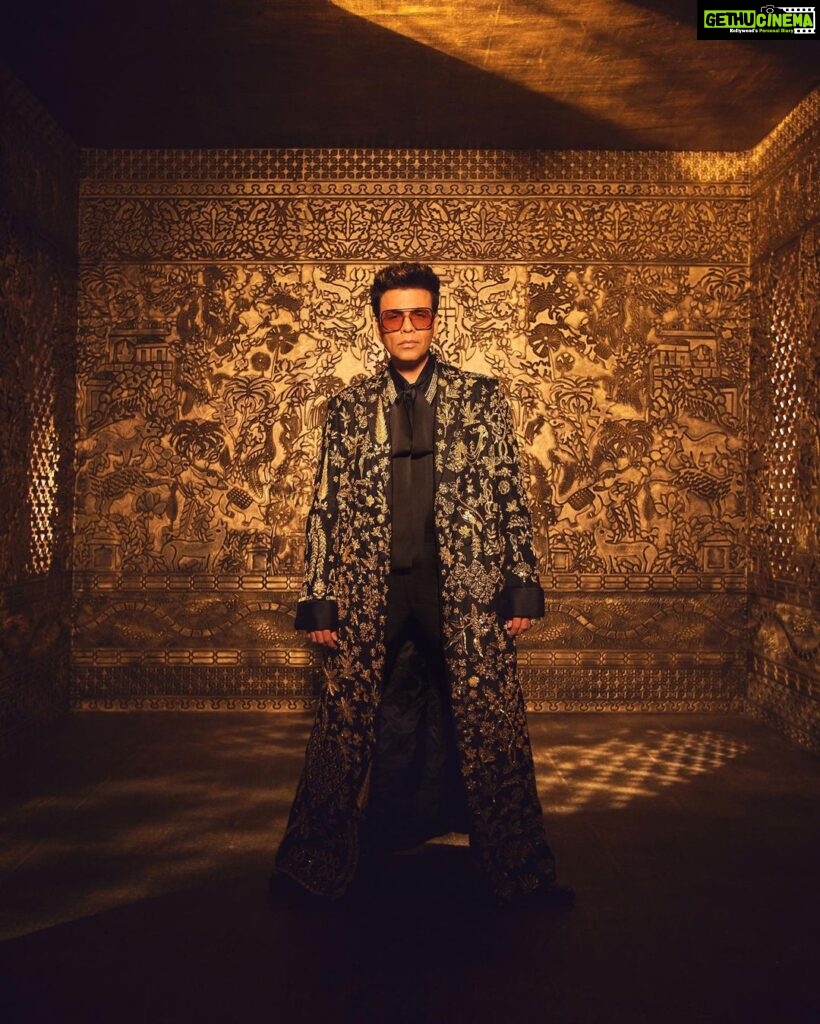 Karan Johar Instagram - The india Inspired celebration and the most stunning art exhibit this country has ever witnessed or curated…. @nmacc.india Wearing @rahulmishra_7 styled by @ekalakhani production design @amritamahalnakai hair @aalimhakim make up @paresh_kalgutkar 📷 @sheldon.santos