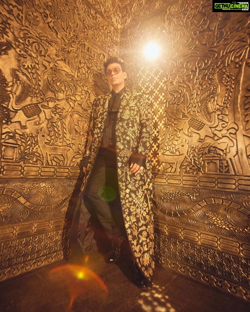 Karan Johar Instagram - The india Inspired celebration and the most stunning art exhibit this country has ever witnessed or curated…. @nmacc.india Wearing @rahulmishra_7 styled by @ekalakhani production design @amritamahalnakai hair @aalimhakim make up @paresh_kalgutkar 📷 @sheldon.santos