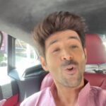 Kartik Aaryan Instagram - On my way to launch #SunSajni 🕺 Garba machaane ke liye taiyaar 🤍 #SatyaPremKiKatha