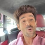 Kartik Aaryan Instagram – On my way to launch #SunSajni 🕺
Garba machaane ke liye taiyaar 🤍
#SatyaPremKiKatha