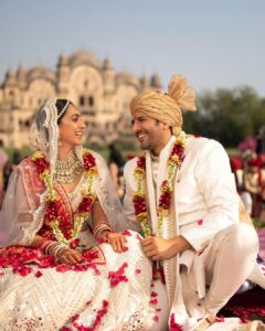 Kartik Aaryan Instagram - Humaare favorite ko apna favorite banane ke liye…Shukriya ✨
Thank you for all the love 🤍 #AajKeBaad 

#SatyaPremKiKatha #29thJUNE