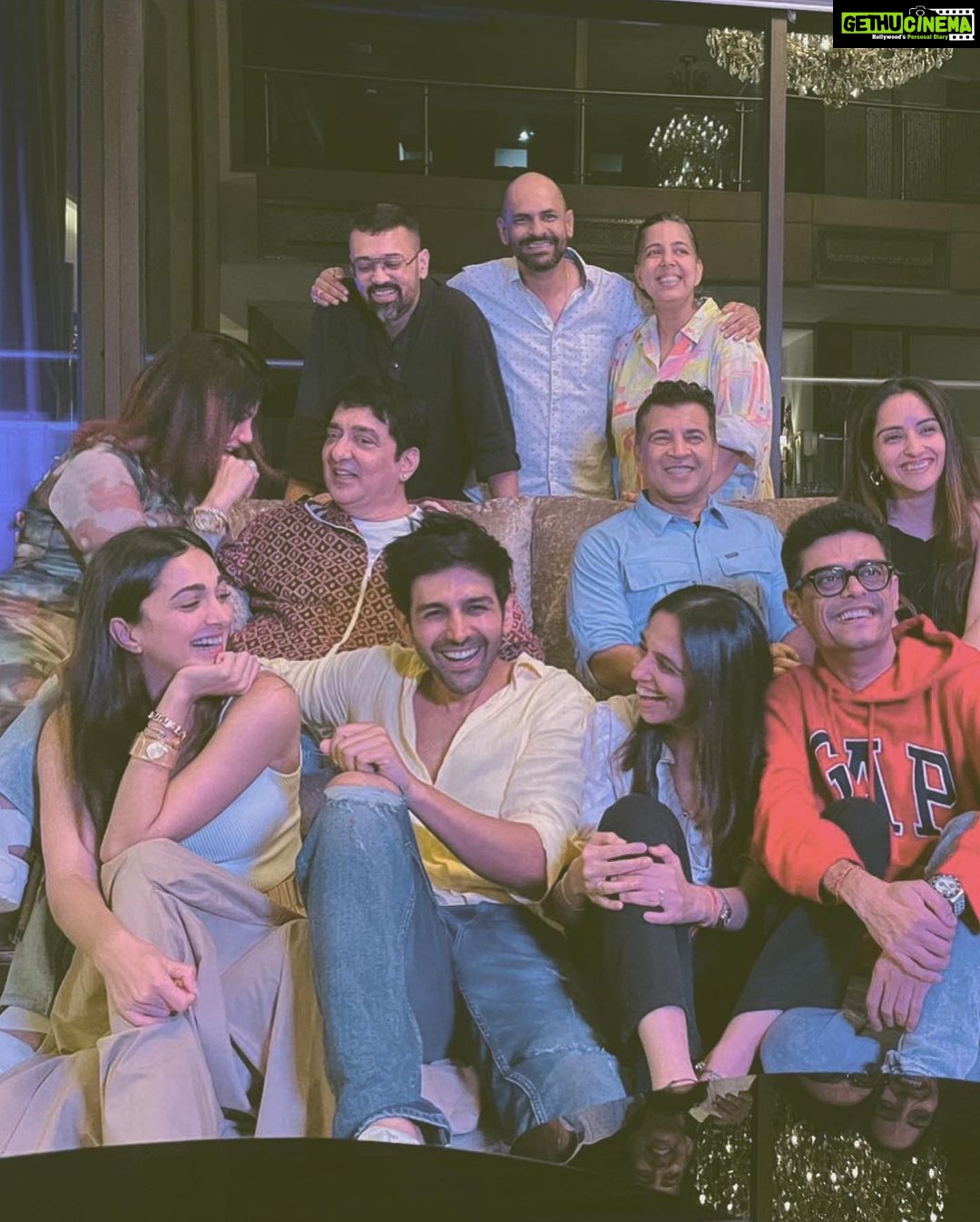 Kartik Aaryan - 1.8 Million Likes - Couldn’t sleep last night because of nervousness and didn’t sleep today because of happiness
High on Love 🤍