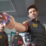 Kartik Aaryan Instagram - Unhealthy snacking ka hoga ab game over, kyuki Protein Police is taking over🚨 Protein snacking matlab No cheating !! #MaxProtein #ProteinPolice #ProteinSnacking #ad