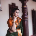 Kavya Shetty Instagram - 🧡 Mua @glazes_by_sheethal Jewellery @aabushanjewellery1941 Designer @sheethaldesigner_official Photography @equinoxestillmediaa Hairstyle @hairstyle_by_anitha Location @destino_the The Destino 4.0