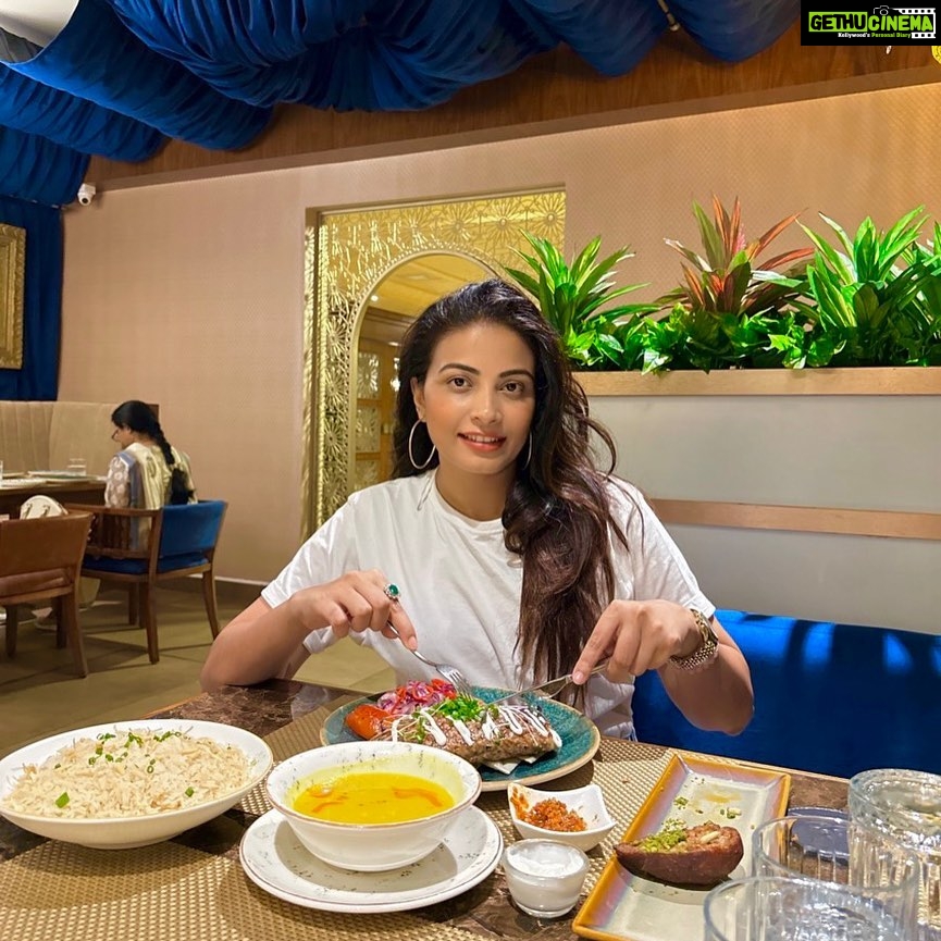 Kavya Shetty Instagram - Modern Turkish cuisine at its best in @oz.kebapci NammaBengaluru at UB city . Loved the little showmanship thrown in as well. Must try dishes according to me are : Kibbeh, Bamya,Kalkan Kofte,Antep, Pilaf,Baklava #öz #modernturkishcuisine #ubcitybangalore Thank You @ebonyivorypr & @nidhi.agarwal84 for hosting me ❤️😇 Bangalore, India