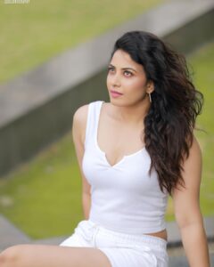 Kavya Shetty Instagram - 𝑺𝒖𝒎𝒎𝒆𝒓 𝑮𝒍𝒐𝒘 ☀️🤍

Click @snabhi 
Mua @hamsa_santosh