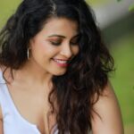 Kavya Shetty Instagram - 𝑺𝒖𝒎𝒎𝒆𝒓 𝑮𝒍𝒐𝒘 ☀️🤍 Click @snabhi Mua @hamsa_santosh Bangalore, India