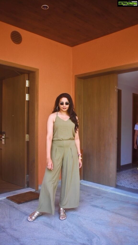 Kavya Shetty Instagram - Summer lookbook loading ❤️😎 with @nineboxrv 📸 @oneframe_photography 💄 @sapna_beauty_and_beyond 📍 @mulberryshadesbengaluru PR @dimple_raj @epyhreverse Mulberry Shades Bengaluru Nandi Hills, a Tribute Portfolio Resort