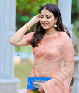 Kavya Shetty Instagram - Picky but can’t pick 🫶🏻

 @suvikastudio @f.o.x.y_makeup_studio @__24_frames