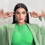 Kavya Thapar Instagram - Since Christmas is around the corner, thought I’d give you some Grinch vibes 💚🎄👹💋 India