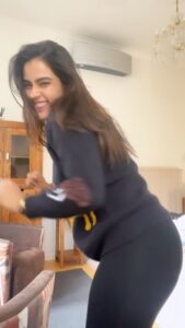Kavya Thapar Instagram - Anything for my boo 🥹🥰 what do you do to cheer your love up ? Tell me in the comments ⬇️⬇️ P.s. Self recording this for my future boo to note 📝🤓 #bumchikabum #goofball . . . . . . . . . . . . . . . . . . . . . . . . . . . . . . . . . . . #reels #reelsinstagram #reelsvideo #reel #reelitfeelit #réel #reelsindia #reelindia #reelkarofeelkaro #reelinstagram #actress #reellife #actresslife #actresslifestyle #diwali #videography #beauty #feeling #dance #dancereels #dancer #kavyathapar #kavyathapar20 #trendingreels #trending #trendingsongs #trendingnow #trend Prague, Czech Republic