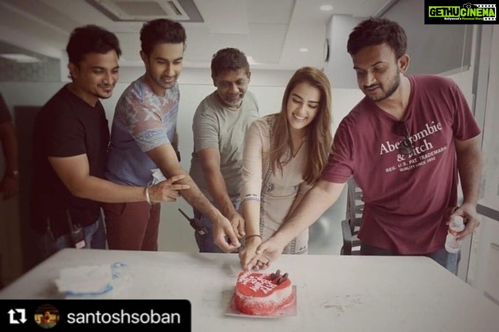 Kavya Thapar Instagram - 2 YEARS of EK MINI KATHA 🩵🩷 A movie that’ll be forever the milestone of change for me in the telugu industry, a movie which gave me so much thank you for letting me be a part of this 🩷 @santoshsoban @merlapaka @karthik_rapolu @madhie_dop @pravinlakkaraju @uvcreationsofficial @brahms25 @actor_sudharshan Hyderabad