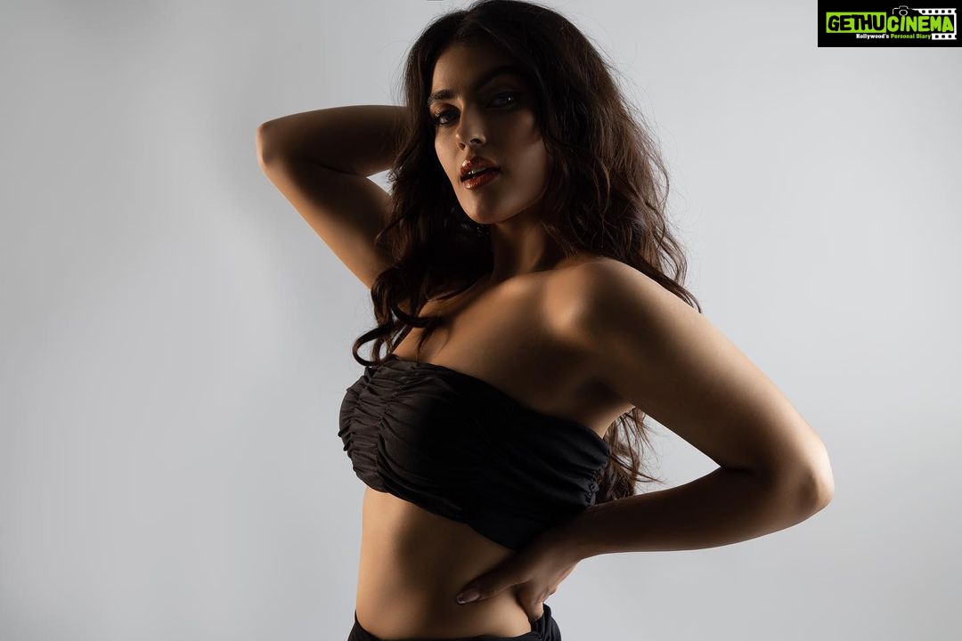 Kavya Thapar Instagram - From where it began to where it shall end; I choose honesty 🖤