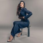Kavya Thapar Instagram - Be your own kind of blue-autiful 🦋 Shot beautifully by @vaspaan_shroff ✨ Wearing | @ranbirmukherjeeofficial Jewellery | @radhikaagrawalstudio Styling | @sakshi312 Assisted by @kinjal_maru04 @sanjamkaur92 ✨ Hmu HOD | @dishakhannaartistry Makeup | @palak_makeupandhair Hair | @facestories_by_harmankaur ✨ Mumbai, Maharashtra