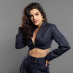 Kavya Thapar Instagram - Me causally looking at them burn .. Shot beautifully by @vaspaan_shroff ✨ Wearing | @ranbirmukherjeeofficial Jewellery | @radhikaagrawalstudio Styling | @sakshi312 Assisted by @kinjal_maru04 @sanjamkaur92 ✨ Hmu HOD | @dishakhannaartistry Makeup | @palak_makeupandhair Hair | @facestories_by_harmankaur ✨ Mumbai, Maharashtra