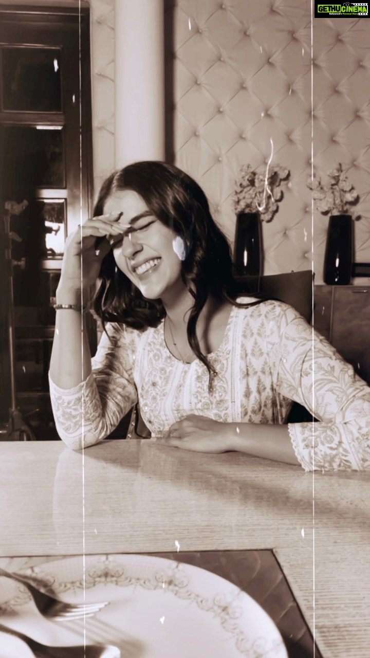 Kavya Thapar Instagram - Kuch do alfaaz mere bhi ~ . . . . . . . . . . . . . . . . . . . . . . . . . . . . . . . . . . . . #reels #reelsinstagram #reelsvideo #reel #reelitfeelit #réel #reelsindia #reelindia #reelkarofeelkaro #reelinstagram #actress #reellife #actresslife #actresslifestyle #explore #viralvideos #dancing #feeling #dance #dancereels #expression #kavyathapar #kavyathapar20 #trendingreels #trending #trendingsongs #trendingnow #trend Delhi, India