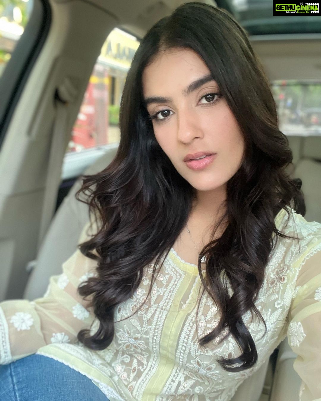 Kavya Thapar Instagram - Pov : I wish you good morning everyday ☀️ #cutevibesonly #loveovereverything India