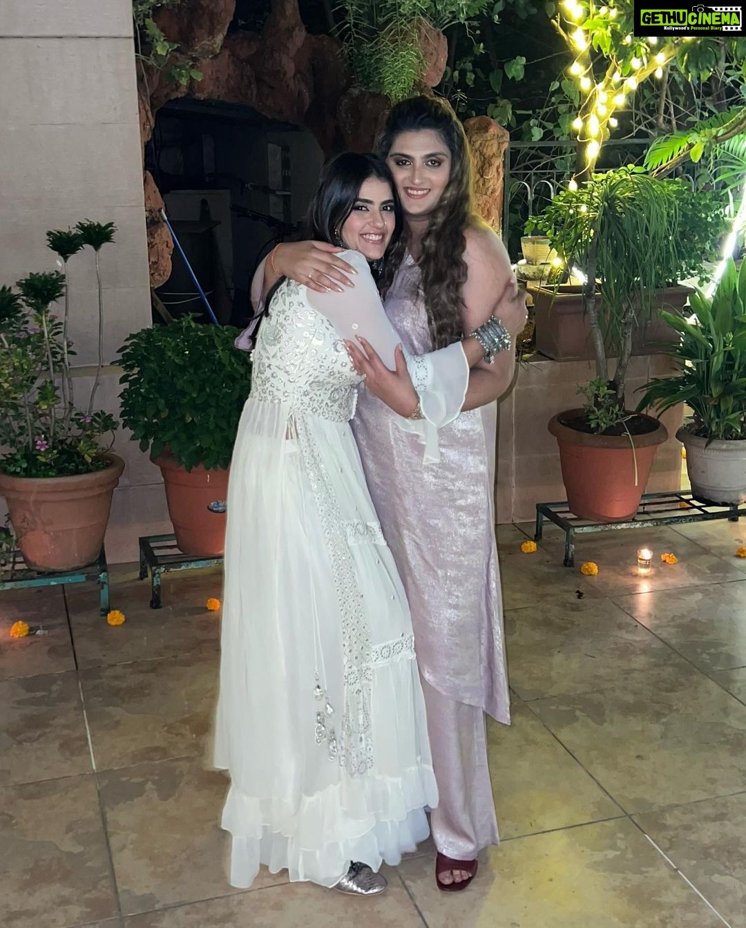 Kavya Thapar Instagram - Dil waali Diwali 🤍🪔♾