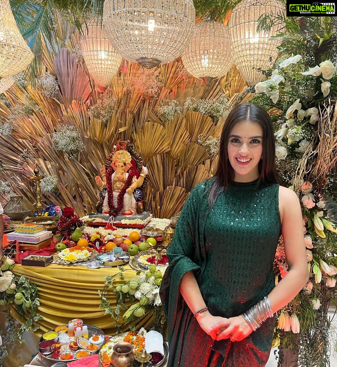 Kavya Thapar Instagram - Ganpati Bappa Morya π Wishing a beautiful, colourful and cheerful Ganesh Chaturthi to everyone. May this festive occasion bring along many more smiles and celebrations. May Bappa bestow you power, destroy your sorrows and enhance happiness in your life. Happy Ganesh Chaturthi πͺ· A beautiful day filled with a Million blessings, smiles, love, laughter, family, friends like family and pure bliss πβΊοΈπΊ Mumbai, Maharashtra