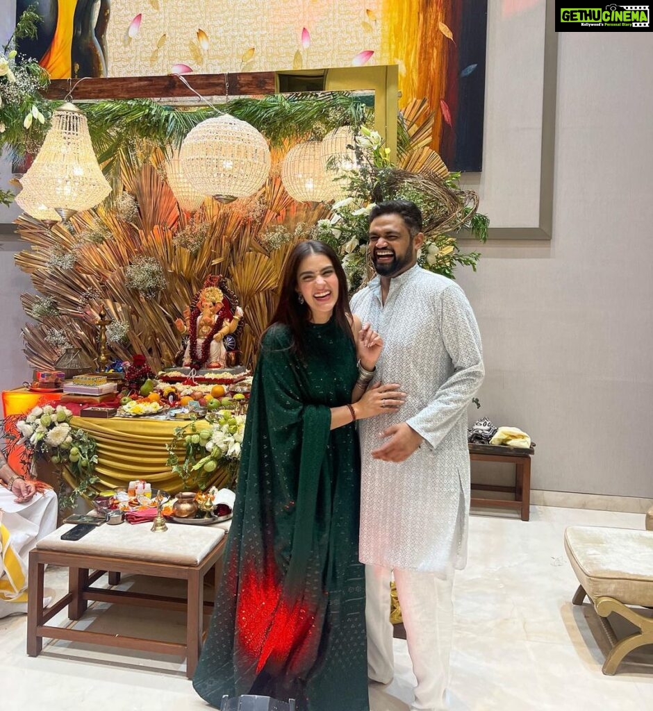 Kavya Thapar Instagram - Ganpati Bappa Morya 🙏 Wishing a beautiful, colourful and cheerful Ganesh Chaturthi to everyone. May this festive occasion bring along many more smiles and celebrations. May Bappa bestow you power, destroy your sorrows and enhance happiness in your life. Happy Ganesh Chaturthi 🪷 A beautiful day filled with a Million blessings, smiles, love, laughter, family, friends like family and pure bliss 😇☺️🌺 Mumbai, Maharashtra