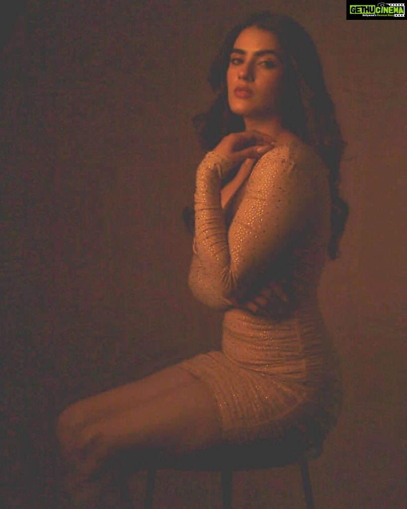 Kavya Thapar Instagram - Wish you knew what’s coming ✨ #bellissimo India