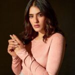 Kavya Thapar Instagram - 🪷 TEAM Shot by | @bhushanpunsephotography Hmu | @dynamitepikachu Styling | @pal_loveee Studio | @runwaylifestylstudio Agency | @runwaylifestyl @varunkatoch06 🫶 Mumbai, Maharashtra