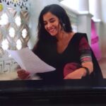 Komalee Prasad Instagram - Priyamaina sasi ki , - Itlu mee raghava ❤️ Dubbing 🎧.... Sasivadane 🌈 @rakshit_11 @ahiteja @gaurinaidu @saimohanubbana @saikumardop @saravanavasudev @agfilmcompany1 #sasivadane