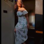Komalee Prasad Instagram – What sunshine is to flowers , love is to humanity 🌞❤️

#bts from my next with the styling done by the director herself @praveena.rao ❤️

Makeup @rameshkumar8501 
Hair @raghavacharyramoju