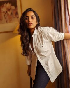 Komalee Prasad Instagram - Mood - I love it when you call me senorita 🎵♥️🪄