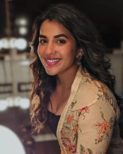 Komalee Prasad Instagram - Let us always meet each other with smile , for the smile is the beginning of love - Mother Teresa 💫❤️✨

Makeup @rameshkumar8501 
Hair @raghavacharyramoju