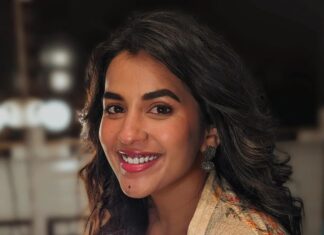 Komalee Prasad Instagram - Let us always meet each other with smile , for the smile is the beginning of love - Mother Teresa 💫❤️✨ Makeup @rameshkumar8501 Hair @raghavacharyramoju